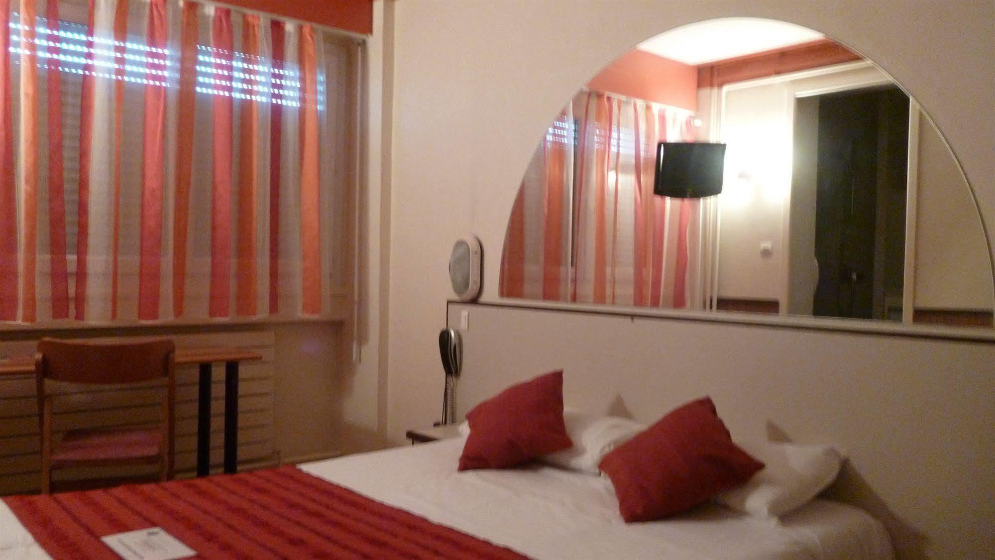 Mâcon Cit'Hotel Escatel מראה חיצוני תמונה